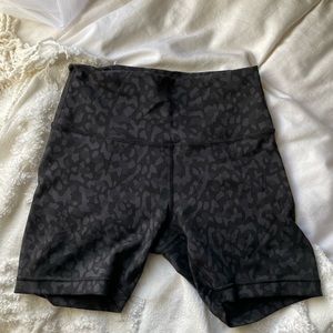 Lululemon wunder under luxtreme biker short